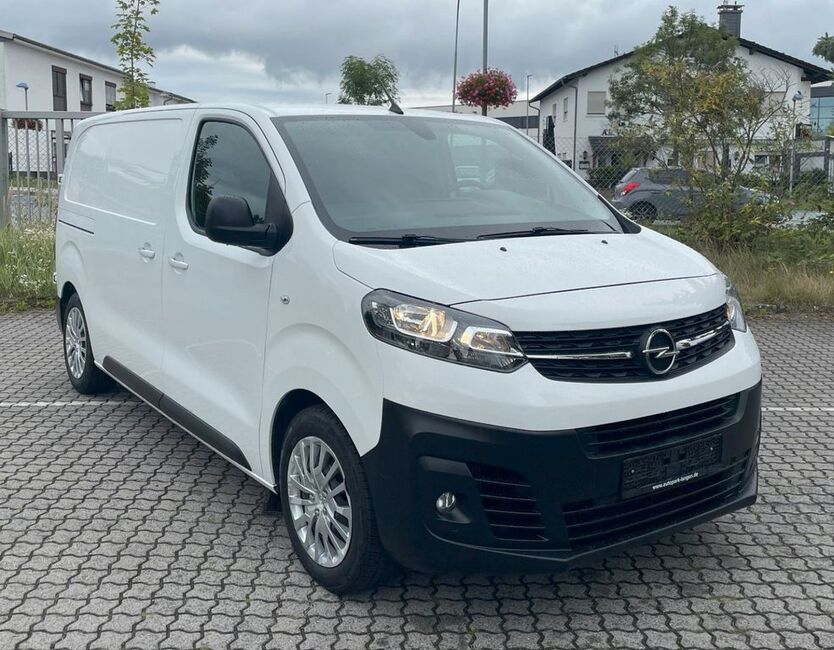 Opel Vivaro 111.000 km 14.380 € Langen 63225