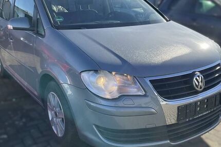 VW Touran 87.200 km 8.950 &euro; Heusenstamm 63150