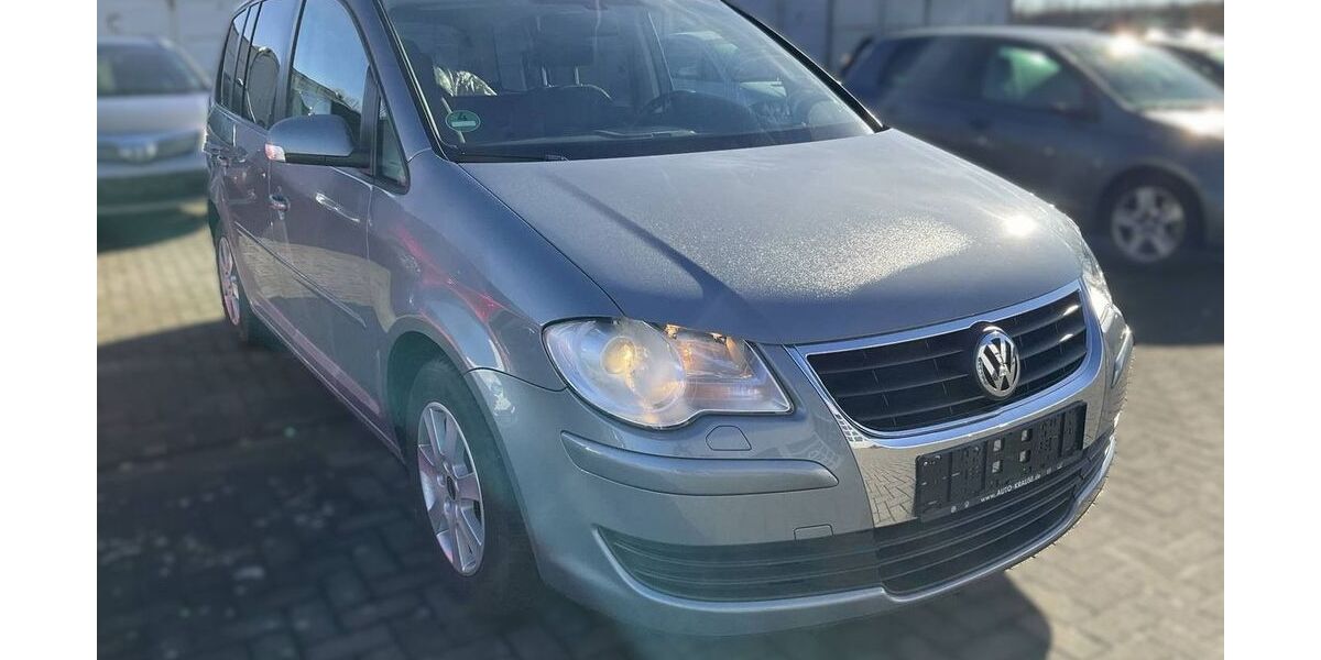 VW Touran 87.200 km 8.950 &euro; Heusenstamm 63150