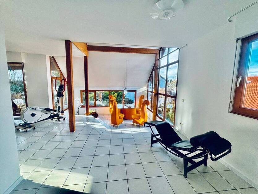 AS ImmobilieN: Charming Single-Family Home with Separate ApartmentOffice in Rüsselsheim Bauschheim