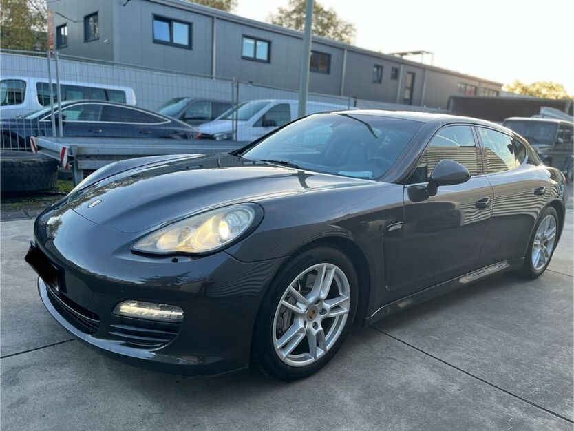 Porsche Panamera 235.000 km 15.990 € Frankfurt am Main 65933