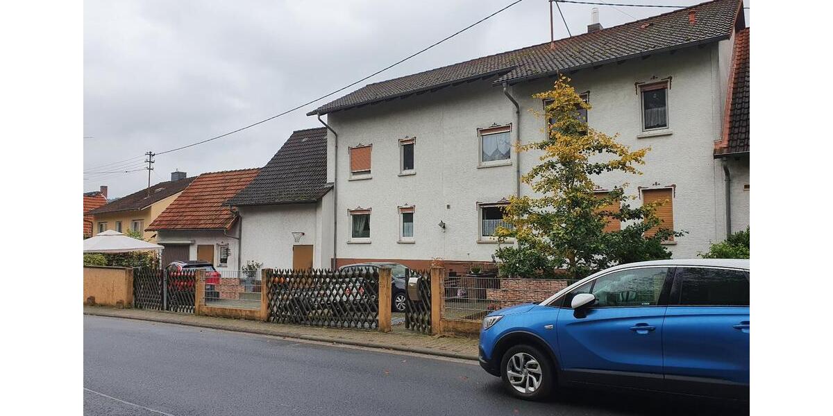 Zwei Familienhaus zu verkaufen 7 zimmer