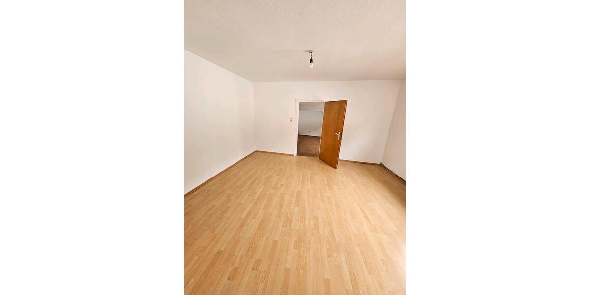 Einfamilienhaus Schöneck - 8 Zimmer, 140 m&sup2;, 1.500&euro; | Angebot:26253883