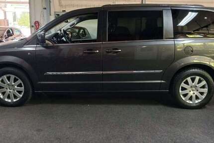 Lancia Voyager 165.000 km 13.900 &euro; Rüsselsheim 65428