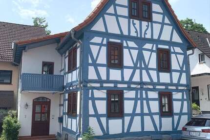 Haus zum Kaufen in Friedrichsdorf 450.000 € 231.62 m² 8 zimmer