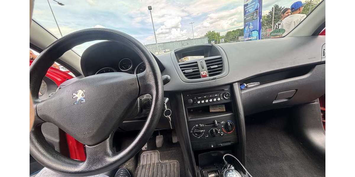 Peugeot 207 143.121 km 2.800 &euro; Frankfurt am Main, Stadt 65936