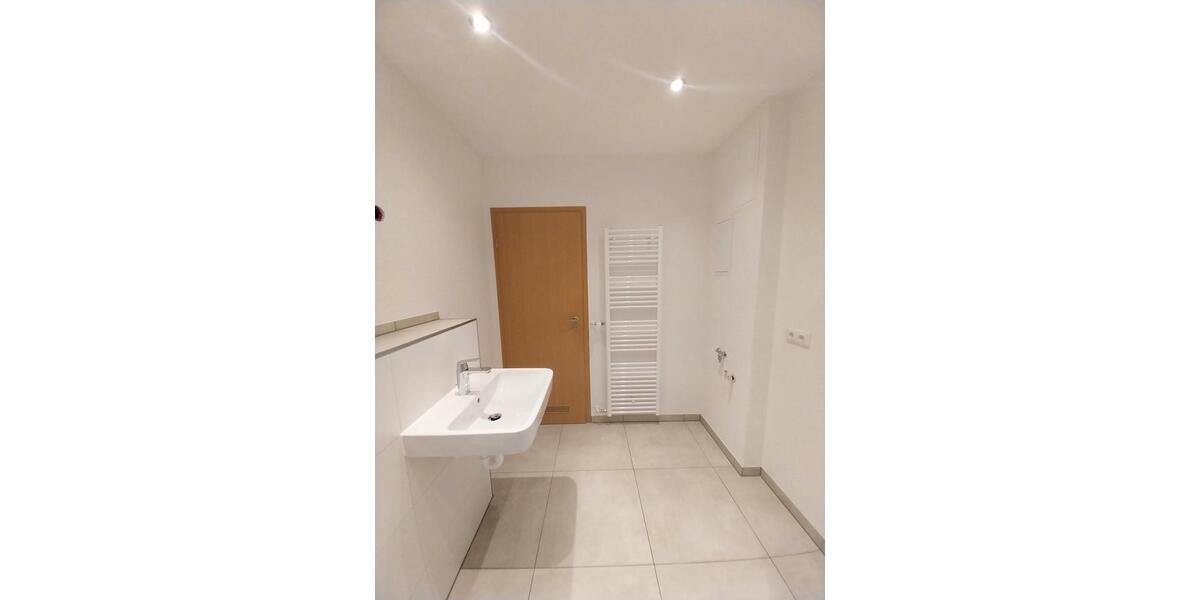 Dachgeschoßwohnung Aschaffenburg Damm - 2 Zimmer, 68 m&sup2;, 780&euro; | Angebot:26327168