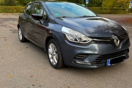 Renault Clio 102.000 km 10.000 &euro; Frankfurt 60314