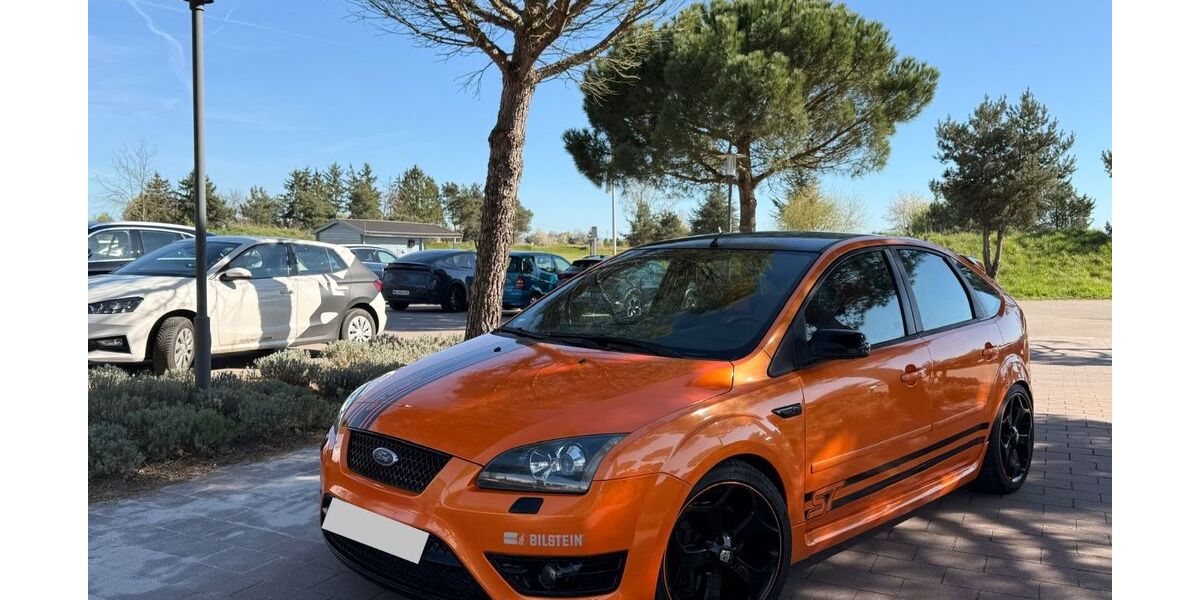 Ford Focus 80.000 km 5.800 &euro; Gros-Gerau 64521
