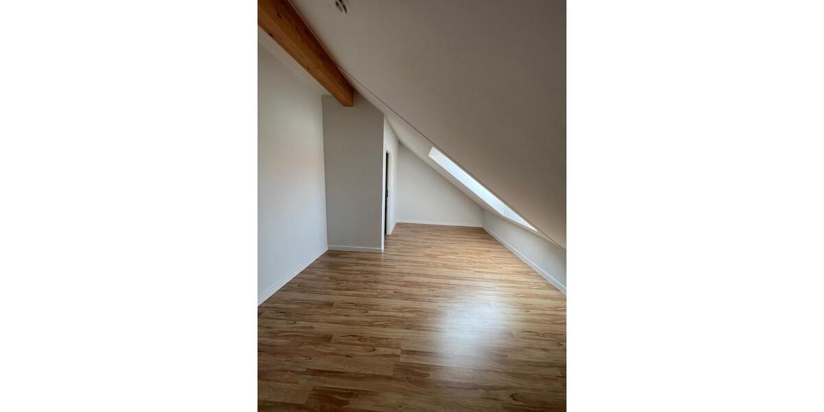 Etagenwohnung Stockstadt am Main - 5 Zimmer, 135 m&sup2;, 1.550&euro; | Angebot:25852630