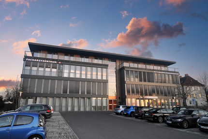 Praxisfläche mit Penthouse-Feeling im Ärztehaus 14 zimmer