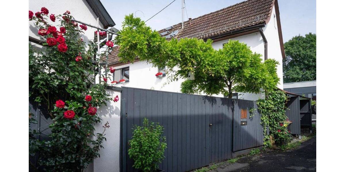 Einfamilienhaus Frankfurt am Main Niederursel - 8 Zimmer, 180 m&sup2;, 950.000&euro; | Angebot:26877564