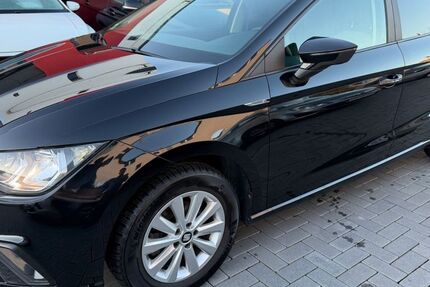 Seat Ibiza 99.667 km 12.100 &euro; FRANKFURT AM MAIN 60488