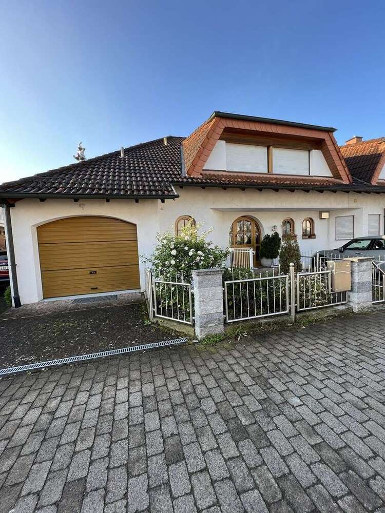 Haus zum Kaufen in Rodgau OT Jügesheim 690.000 € 207 m²