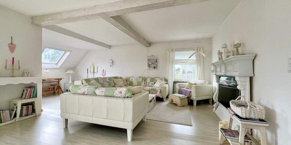 Lichtdurchflutete Wohnung mit viel Platz (zus. im DG) und Sonnenloggien 4 zimmer