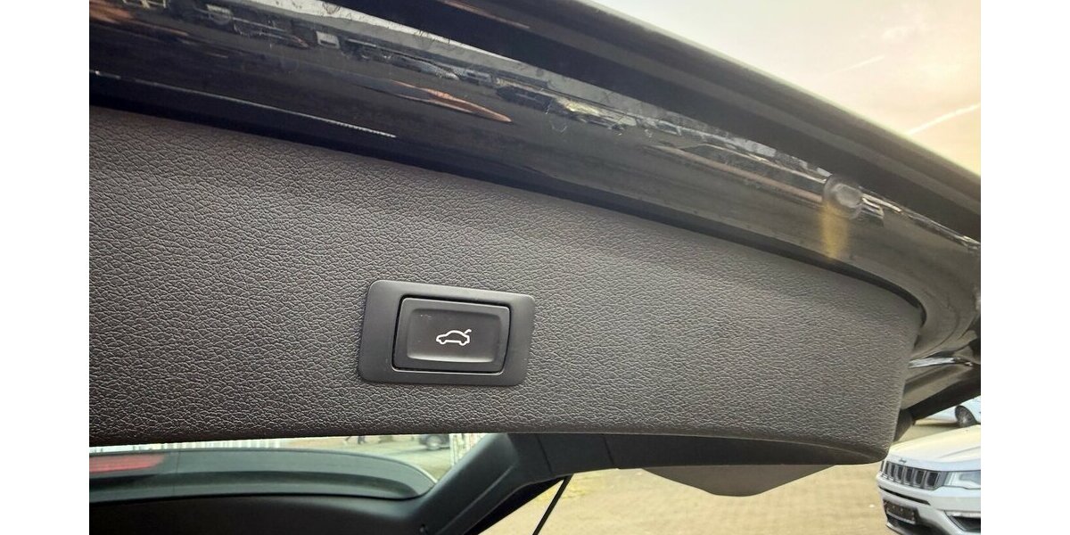 Audi Q5 2.0 TDI 130 kW quattro/S-Line Sport 179.909 km 13.490 &euro; Frankfurt 60386