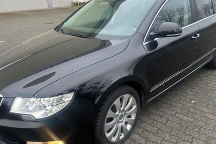 Skoda Superb 176.000 km 7.990 € Hanau 63452