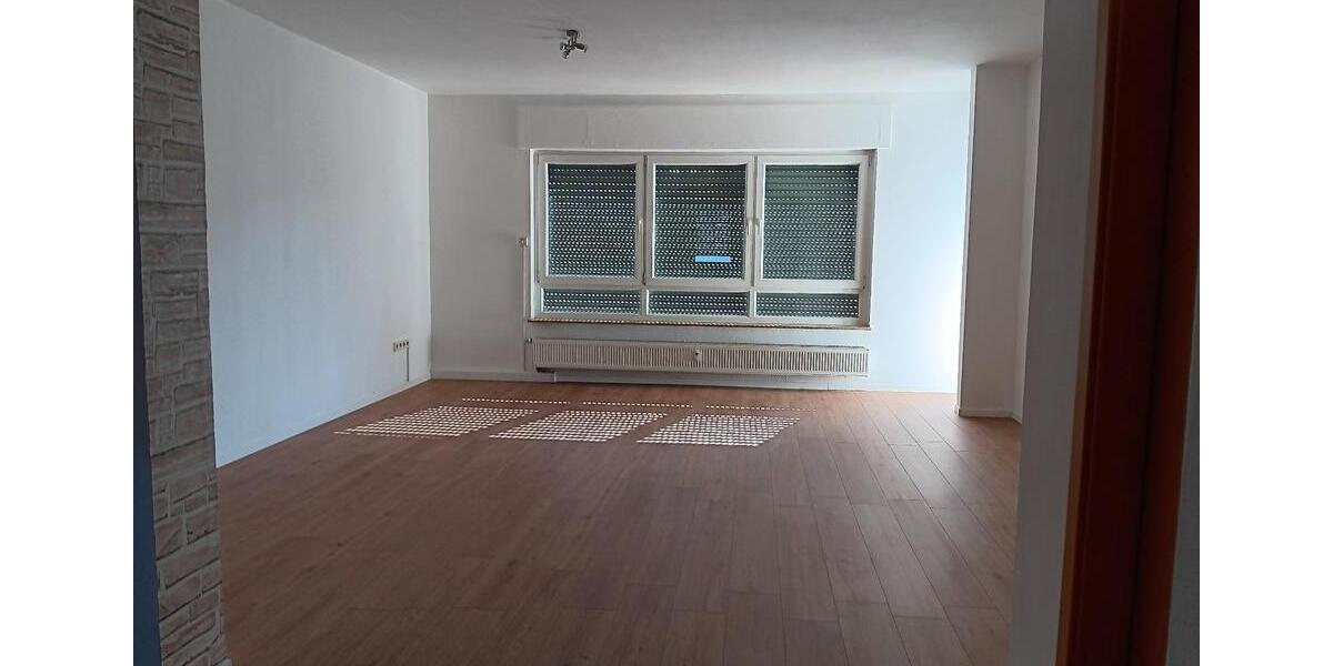Etagenwohnung Aschaffenburg Damm - 3.5 Zimmer, 89 m&sup2;, 900&euro; | Angebot:26549939