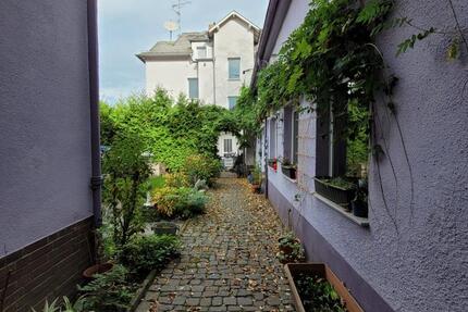 Zwischenmiete: Möbliertes 4-Zimmer-EFH + Garten in Mainnähe zimmer
