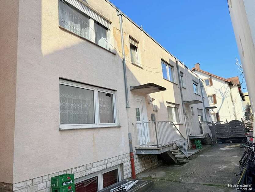 Haus zum Kaufen in Frankfurt am Main Fechenheim 970.000 € 261 m²