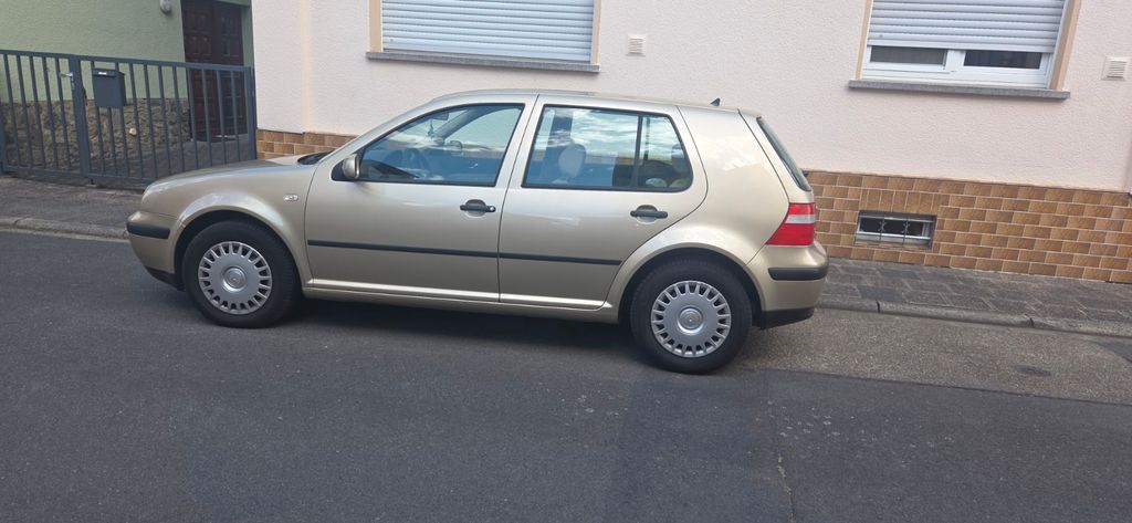 VW Golf 191.554 km 1.200 &euro; Hanau 63456