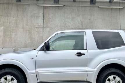 Mitsubishi Pajero 114.000 km 6.900 &euro; Frankfurt 60326