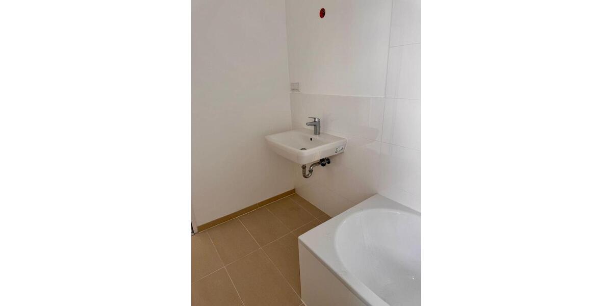 Etagenwohnung Offenbach am Main Hafen - 3 Zimmer, 82 m&sup2;, 1.350&euro; | Angebot:26445238