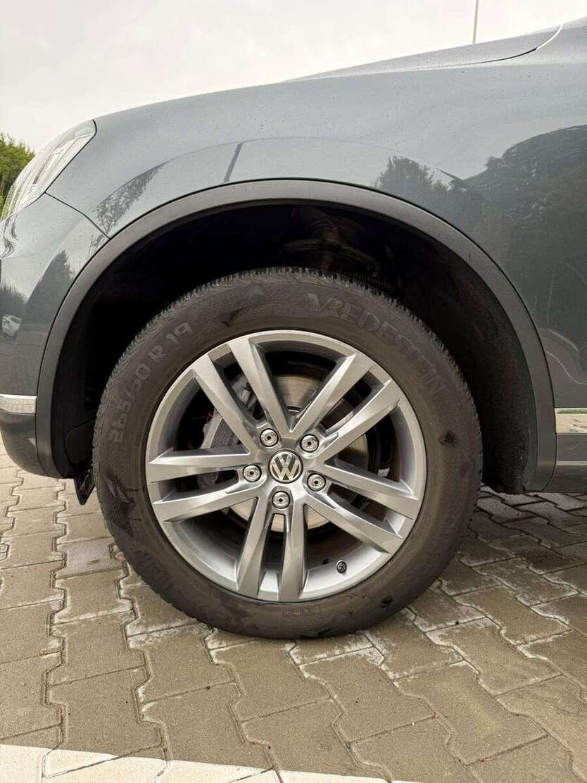 VW Touareg 180.000 km 18.200 € Königstein 61462
