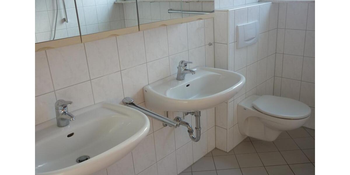 große Doppelhaushälfte ideal zum Wohnen und Arbeiten 8 zimmer