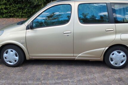 Toyota Yaris 93.500 km 3.900 &euro; Oberursel 61440