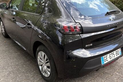 Peugeot 208 92.270 km 7.081 € Frankfurt am Main 60389