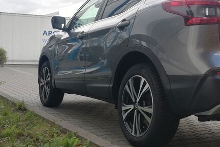 Nissan Qashqai 94.000 km 14.500 &euro; Hattersheim 65795