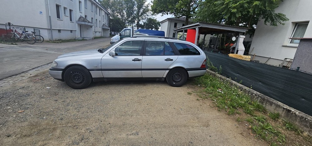 Mercedes-Benz C 180 243.415 km 1.400 &euro; Darmstadt 64283