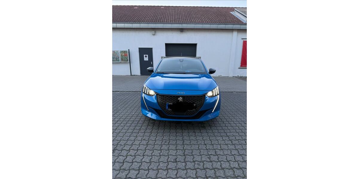 Peugeot 208 120.000 km 11.800 &euro; Babenhausen 64832