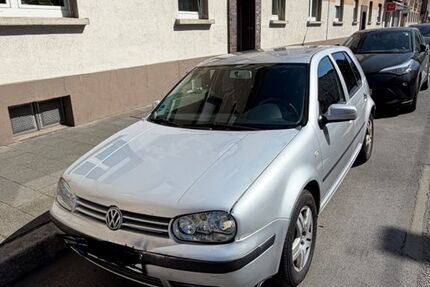 VW Golf 380.000 km 900 &euro; Offenbach 63071