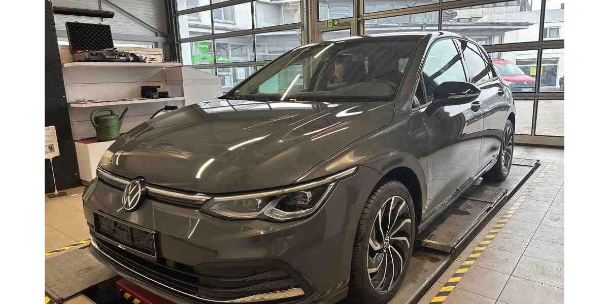 VW Golf 16.600 km 23.500 &euro; OFFENBACH AM MAIN 63075