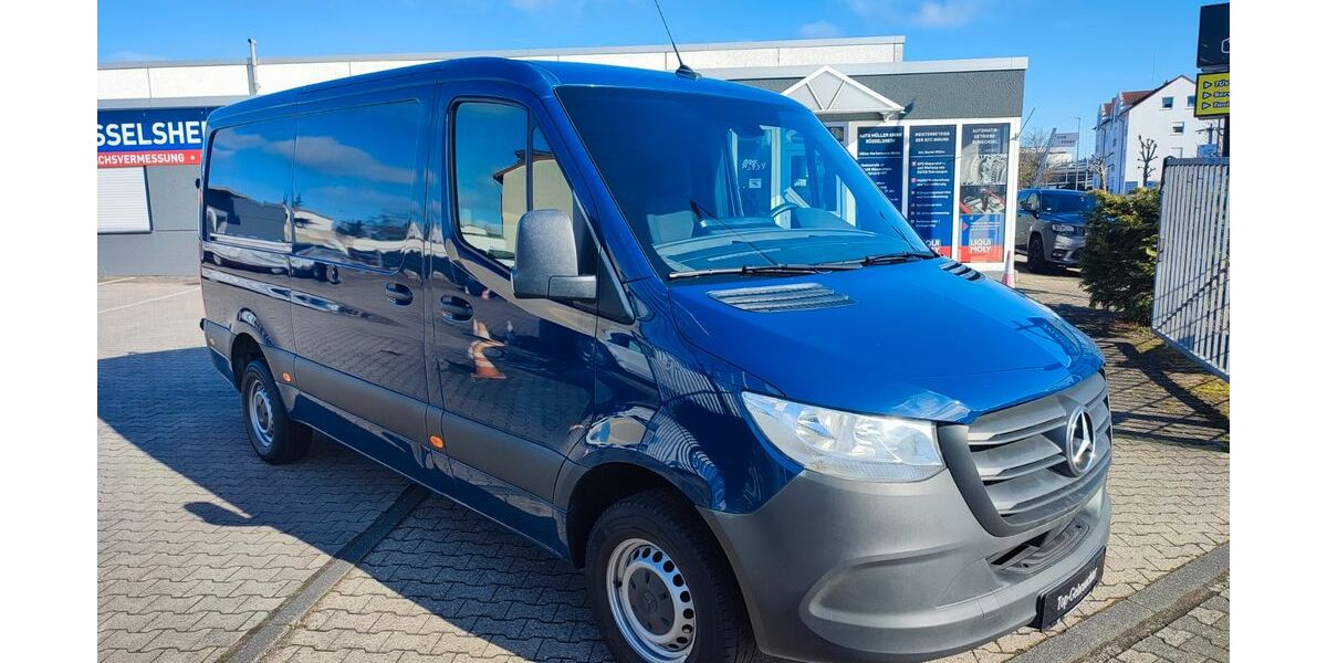 Mercedes-Benz Sprinter 179.900 km 22.500 &euro; Rüsselsheim 65428