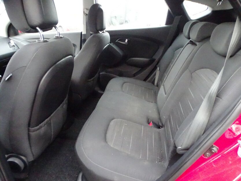 Hyundai ix35 FIFA World Cup Edition 2W,AHK 78.713 km 9.490 € Rodgau 63110