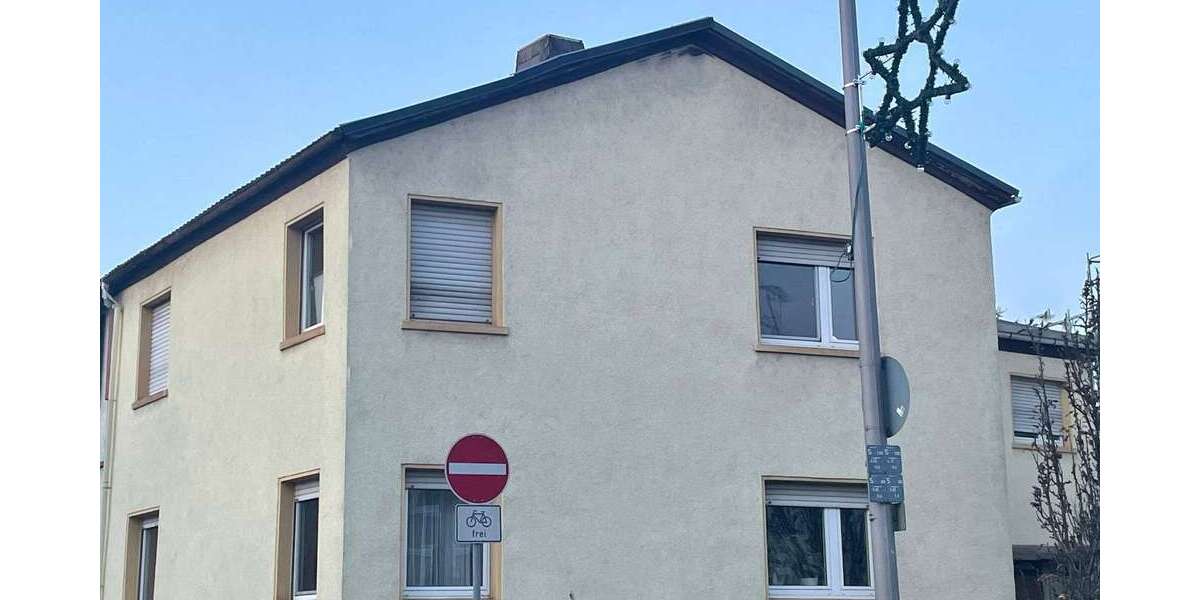 Haus zum Kaufen in Hattersheim am Main 445.000 € 153.7 m² 9 zimmer