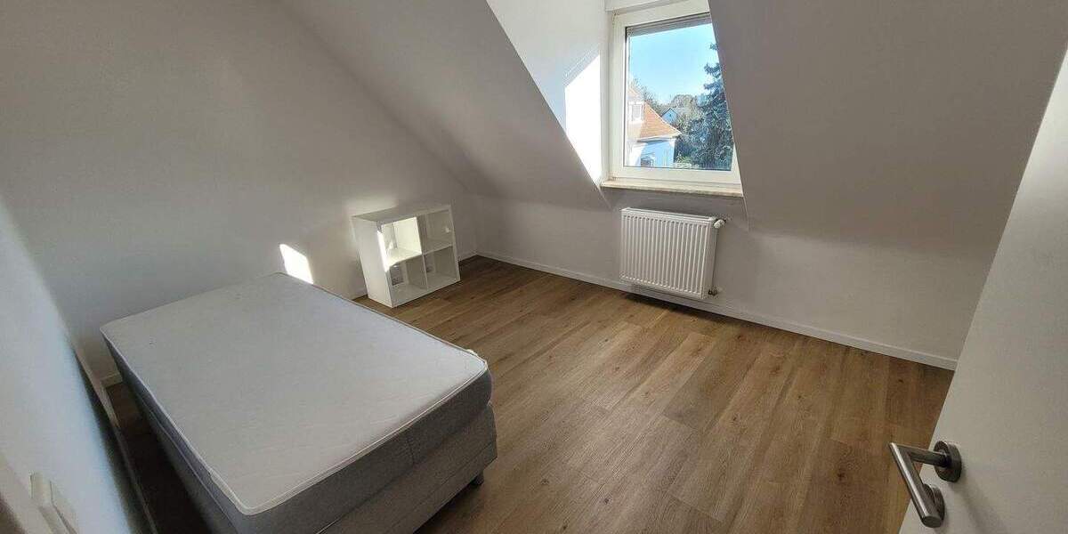 Etagenwohnung Rüsselsheim - 7 Zimmer, 120 m&sup2;, 2.600&euro; | Angebot:25998817