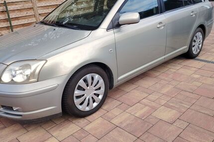 Toyota Avensis 210.000 km 2.500 &euro; Frankfurt am Main 65933