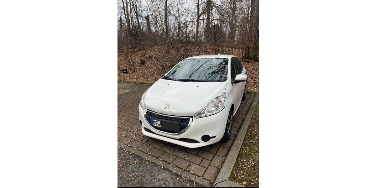 Peugeot 208 97.000 km 4.200 &euro; Neu-Isenburg 63263