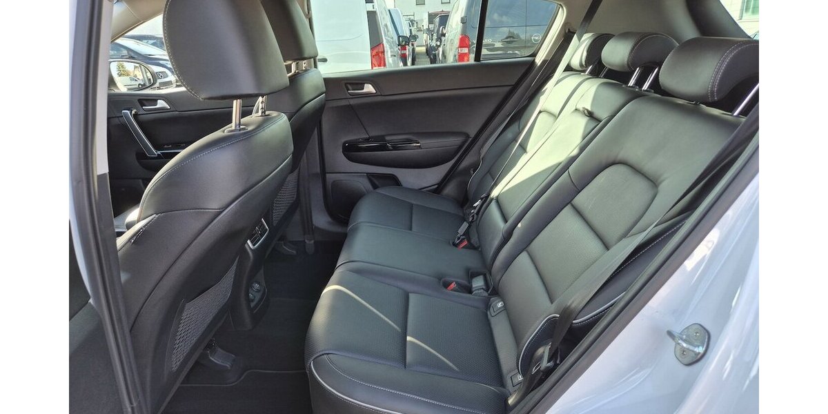 Kia Sportage Black Edition 4WD Automatik, AHK, Leder, 28.421 km 22.890 &euro; Rodgau 63110