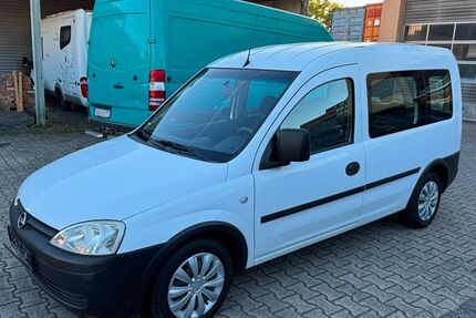 Opel Combo 125.000 km 2.990 &euro; Frankfurt am Main 65933