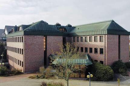 Investmentchance bei Frankfurt: Gewerbegebäude für Büro, Klinik oder Pflege 6 zimmer