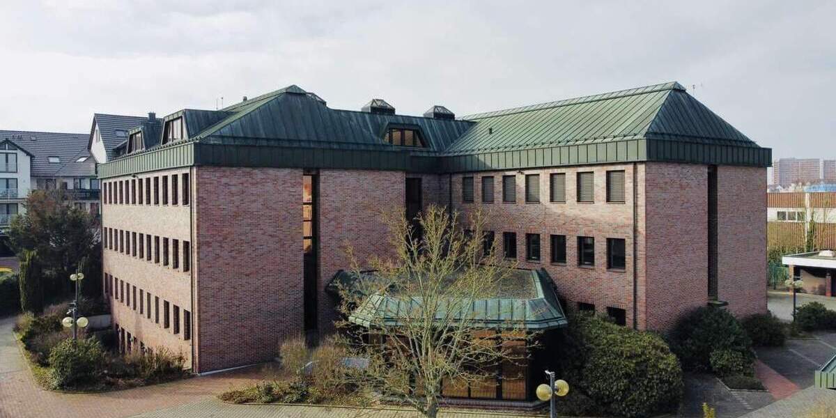 Investmentchance bei Frankfurt: Gewerbegebäude für Büro, Klinik oder Pflege 6 zimmer