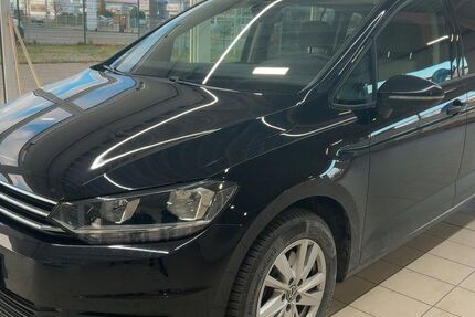 VW Touran 26.088 km 22.900 &euro; Dörnigheim 63477