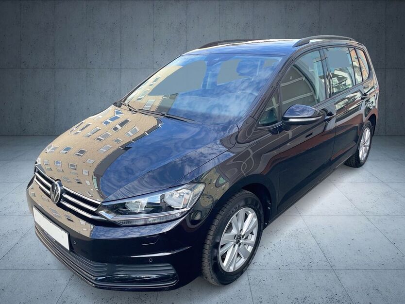 VW Touran 18.280 km 32.880 € Frankfurt am Main 60528
