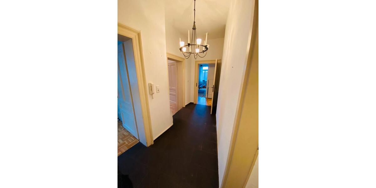 Exquisite Altbauwohnung mit 5 Zimmern in Offenbach am Main 5 zimmer