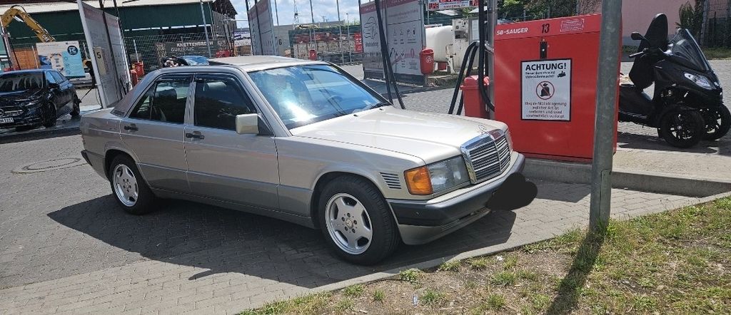 Mercedes-Benz 190 270.000 km 21.000 &euro; Offenbach 63065